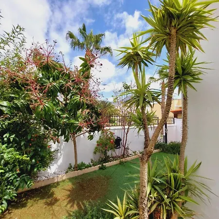 Дом отдыха House With A Tropical Garden Адехе