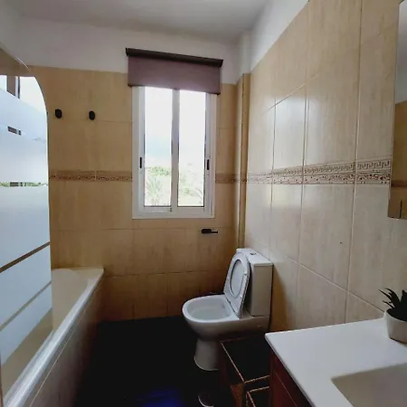 House With A Tropical Garden Дом отдыха Адехе