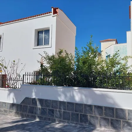 House With A Tropical Garden Nyaraló *