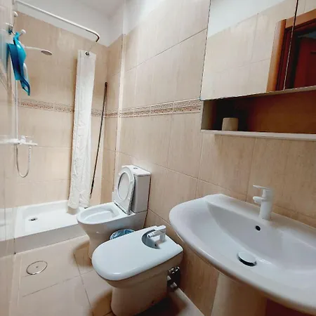 House With A Tropical Garden Сasa de vacaciones *