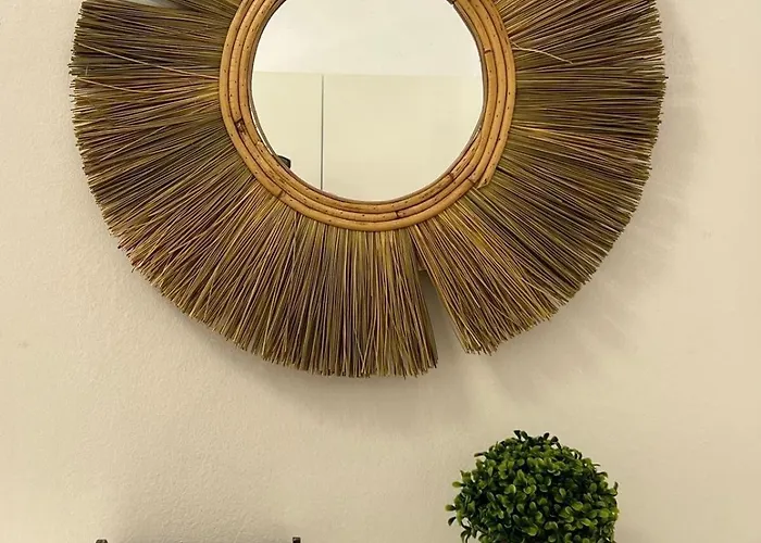 House With A Tropical Garden * アデヘ