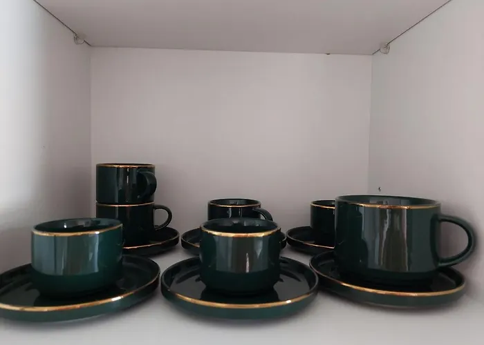 別荘 House With A Tropical Garden *