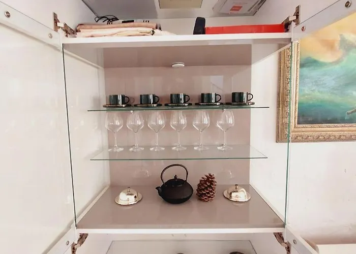 別荘 House With A Tropical Garden アデヘ