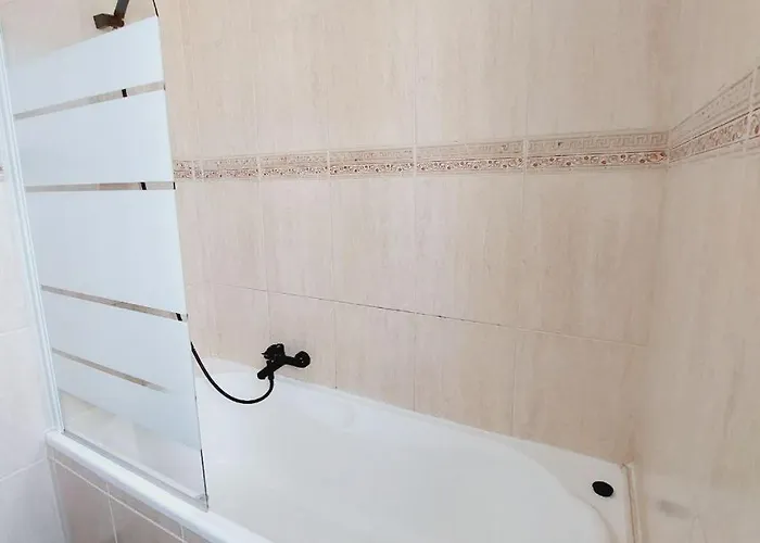 House With A Tropical Garden * アデヘ